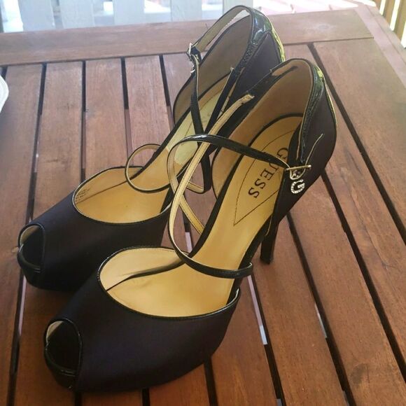 GUESS Pumps Heels  - Picture 1 of 10